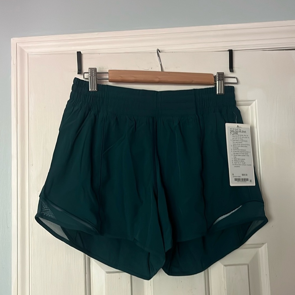 Lululemon Hotty Hot HR 4” Lined Short